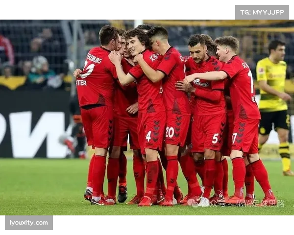 弗赖堡双后腰拦截失效,最后时刻体能崩盘遭拜仁连入两球 弗赖堡双后腰拦截失效,最后时刻体能崩盘遭拜仁连入两球